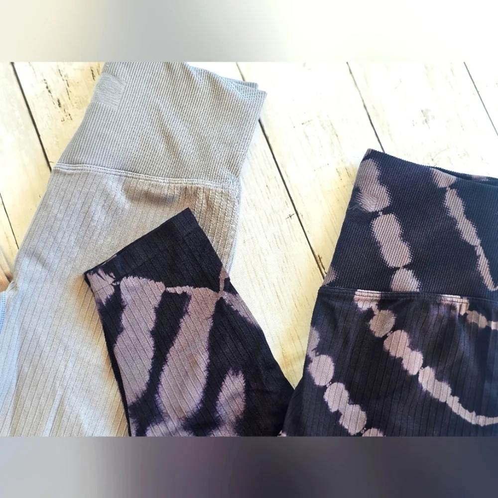 LOT of 2 Victoria's Secret PINK Active Seamless Leggings w/ Large Hidden Pocket - Picture 2 of 13